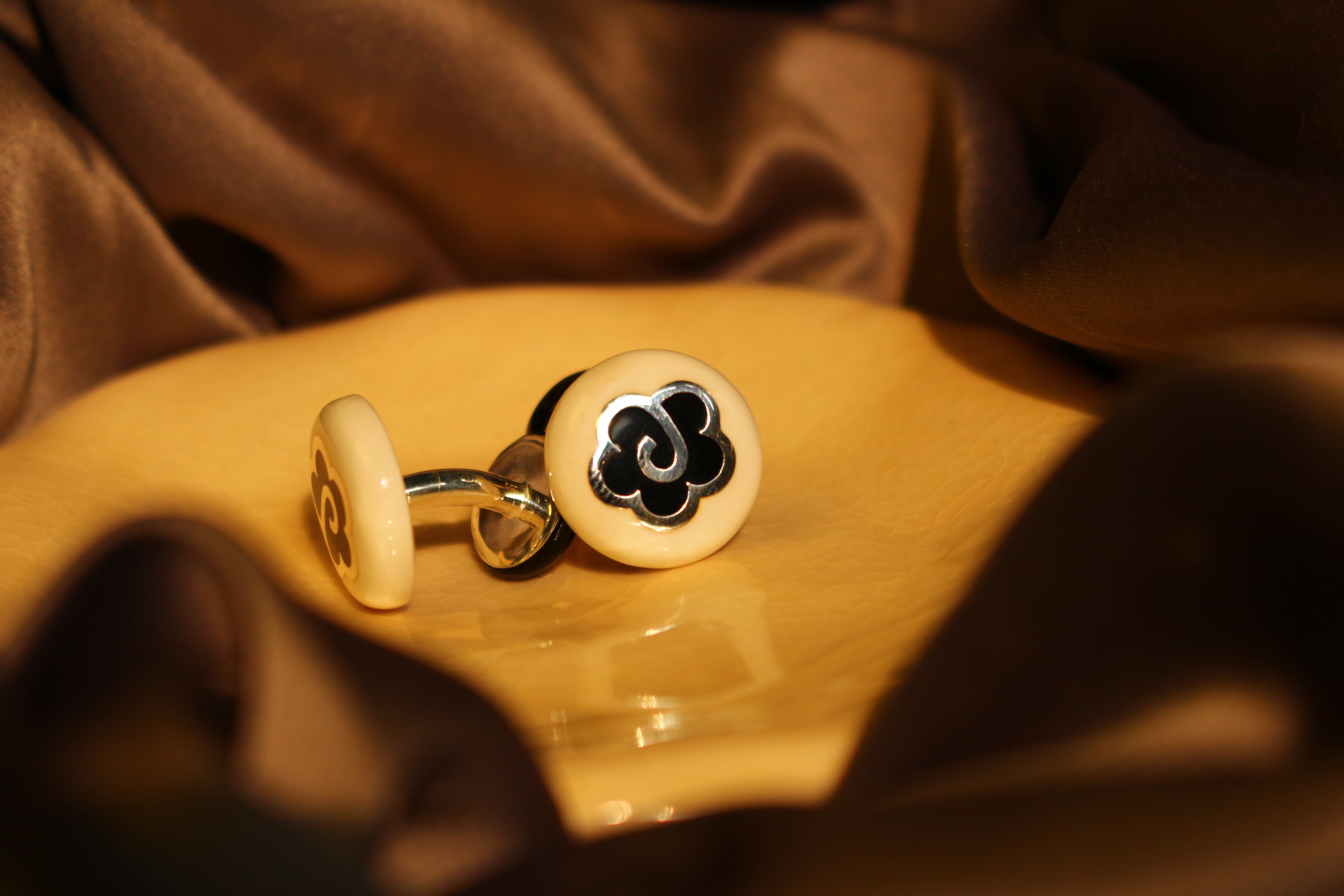 Zen Cufflink